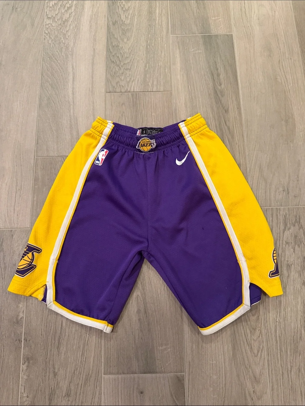 Nike Boys Lakers Purple and Yellow Basketball Shorts Size S